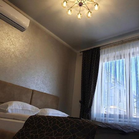 Apartment Sweethome 1 Free Parking Ужгород Экстерьер фото