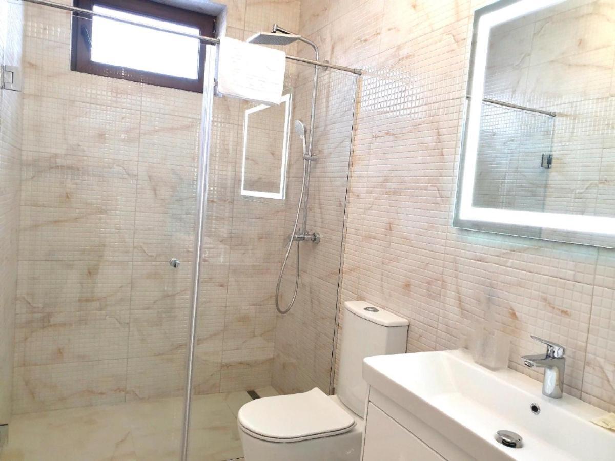 Apartment Sweethome 1 Free Parking Ужгород Экстерьер фото